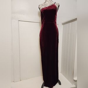 Lulu's Luxurious Burgundy Velvet One-Shoulder Formal Gown Dress Size Large NWT